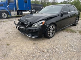 2014 Mercedes-Benz E 350 - Exterior Front Left Corner Image